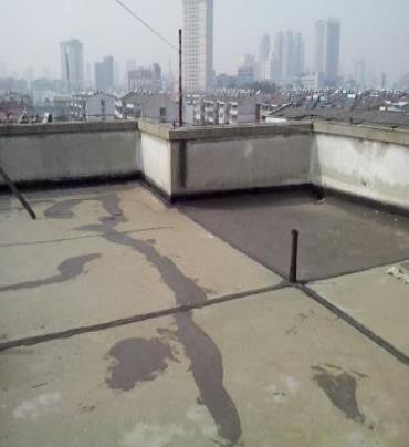 海原漏水维修 楼顶漏水是什么原因，楼顶漏水维修方法是什么?